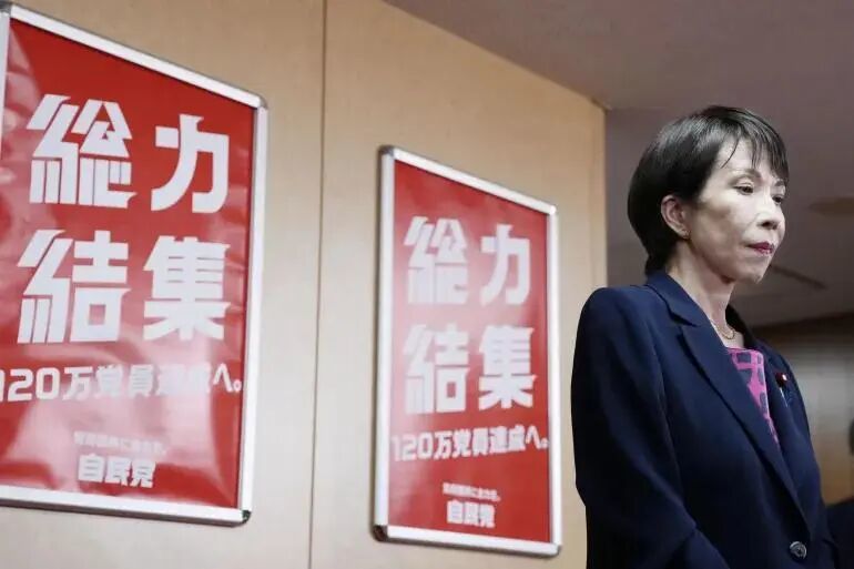◆自民党沉浸在诞生首位女总裁的气氛中时,公明党宣布退出执政联盟。