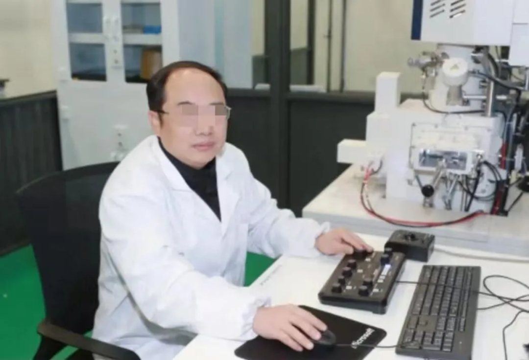 江苏科技大学原教授郭某