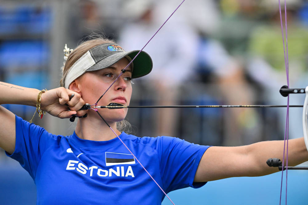8月9日,爱沙尼亚选手在2025年成都世运会射准射箭比赛中。