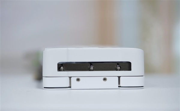 影驰RTX 5060 Ti金属大师白金版16GB MAX OC图赏