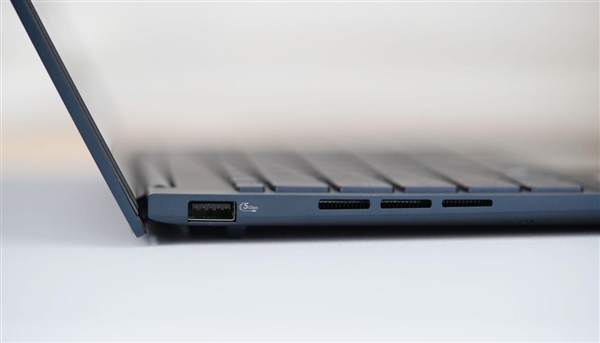 第二代酷睿Ultra 9 285H加持!华硕灵耀14 2025图赏