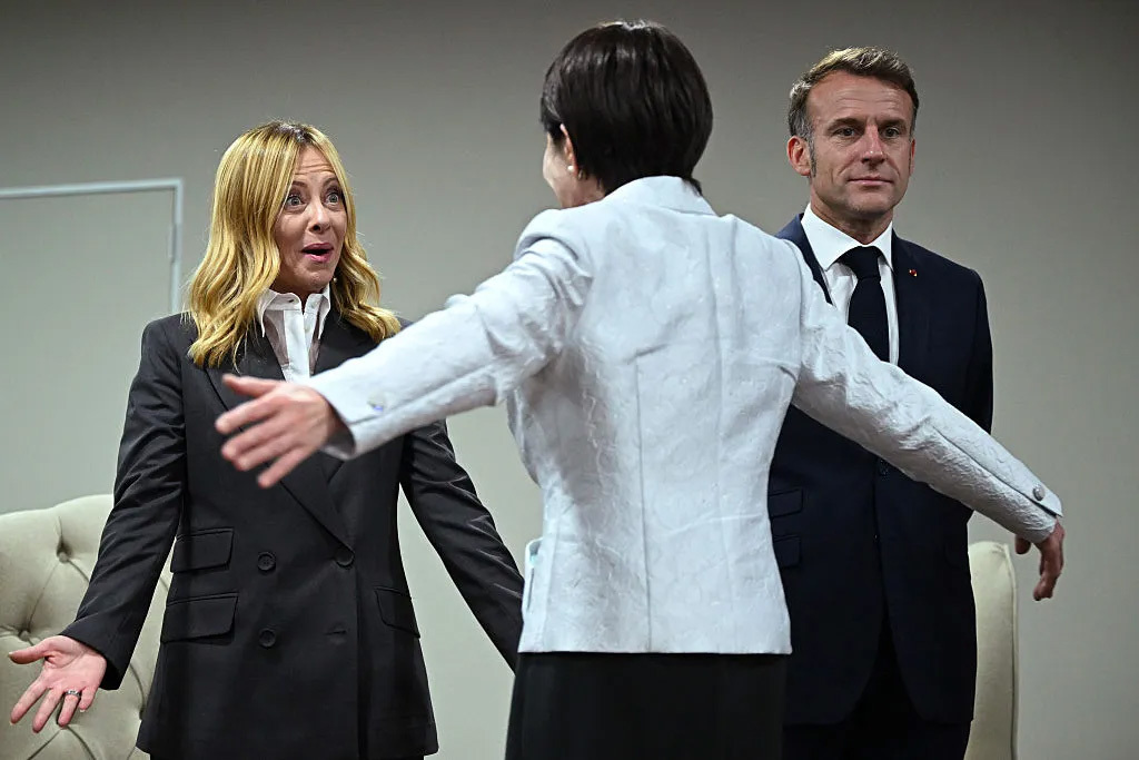 G20峰会期间,意大利总理梅洛尼和日本首相高市早苗会面。 彭博社