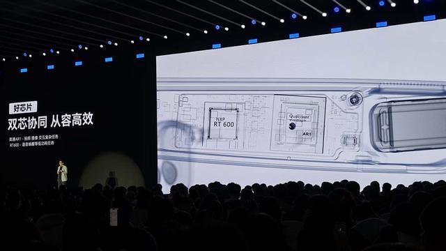 1500万次使用!日均佩戴8小时,同比增长800%,AI眼镜迎来“iPhone时刻”