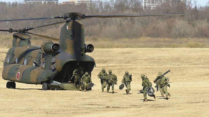 囤重兵、布導彈,囤重導彈日本正在背起“炸藥包”