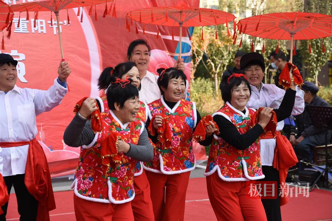 现场文艺演出(受访者供图)