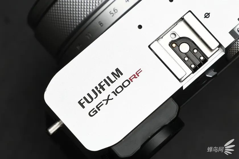 便携中画幅的极致影像 富士GFX100RF评测