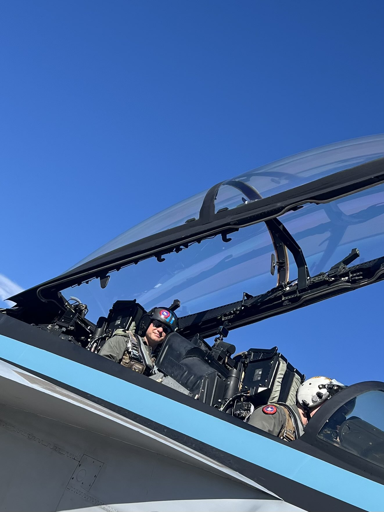 美国国防部长赫格塞思当地时