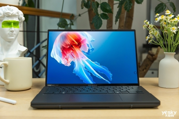 华硕灵耀14 双屏 2025评测:第二代酷睿Ultra 9加持,五种模式更灵活