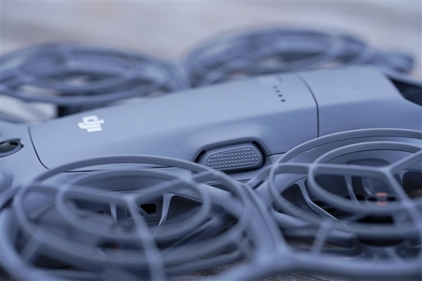 会飞的跟拍摄影师！大疆DJI Neo 2图赏