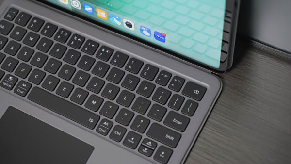 全场景体验无缝衔接!iQOO全家桶新品游戏办公皆全能