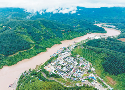 走访现代口岸，感受古道驿站（边城见闻）