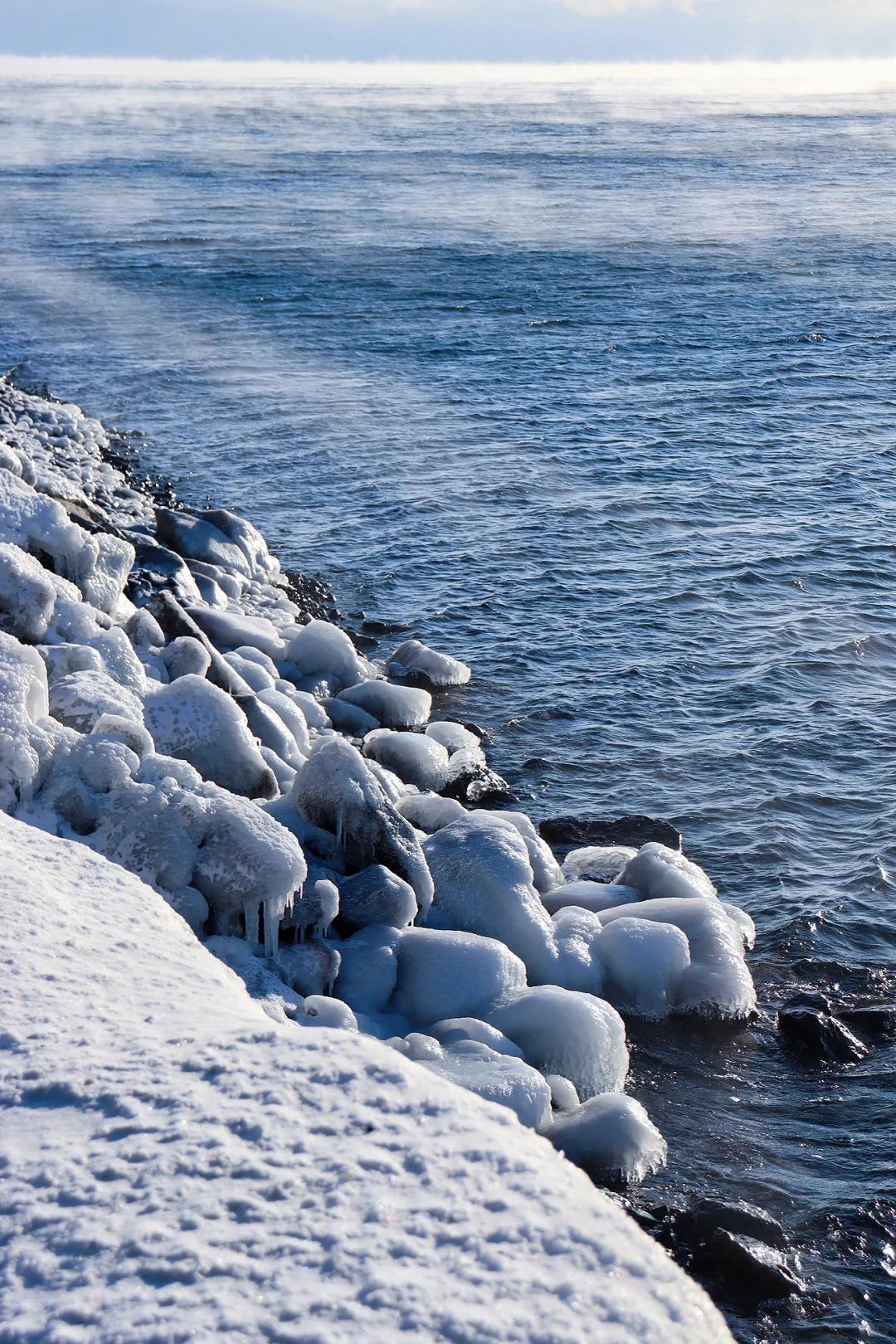 游客朱佑在贝加尔湖畔见到的景色(图片来源:受访者社交账号)