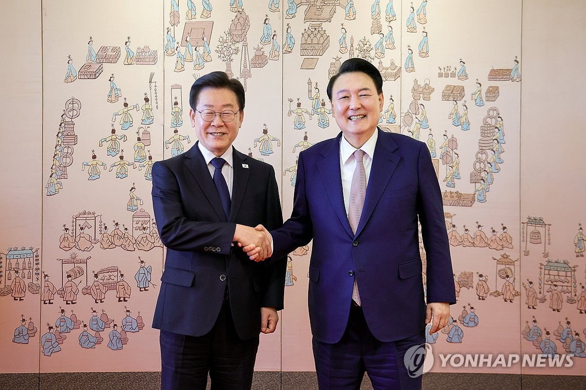 大选前,李在明表示,如果尹锡悦因内乱罪被判处终身监禁,“将确保其永不能出狱”。