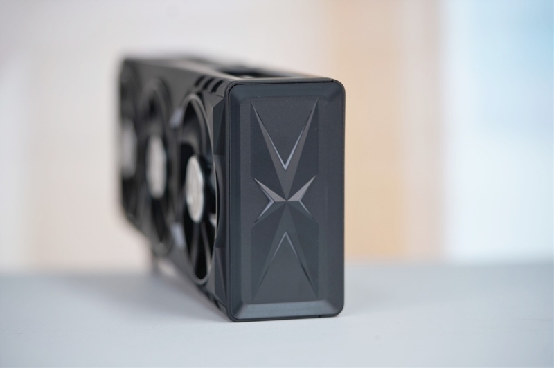 耕升RTX 5070 Ti炫光·超OC显卡评测:外形紧凑 性能不打折