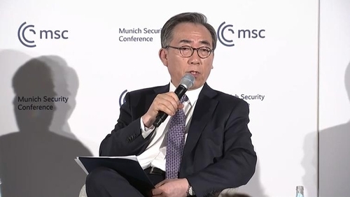 当地时间2月15日，在德国慕尼黑，韩国外长找赵兑烈出席慕尼黑安全会议有关亚欧安全的会议环节并发言。 韩联社