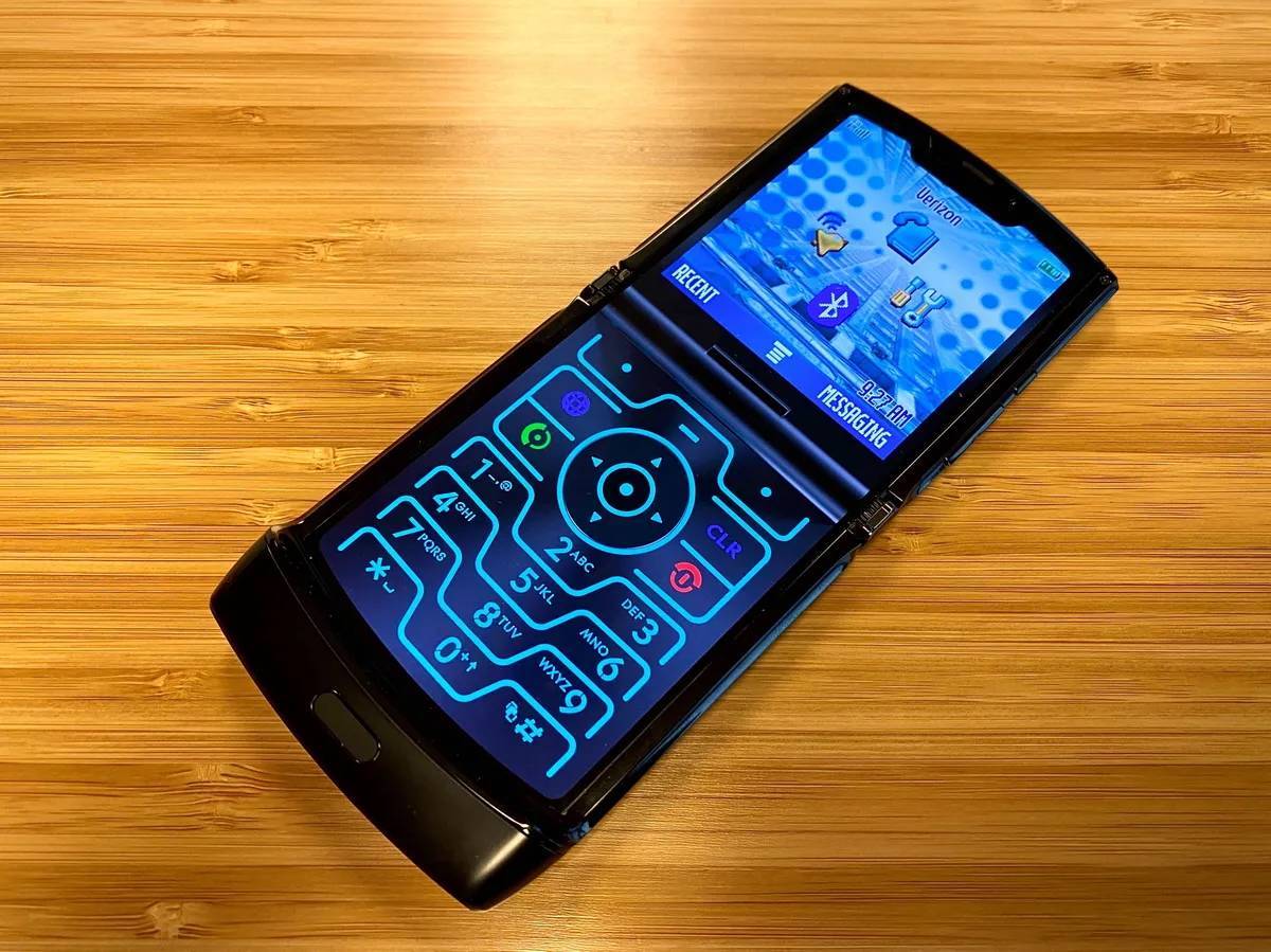 当价格下探到 3499 之后,折叠屏这个小市场反而有了方向