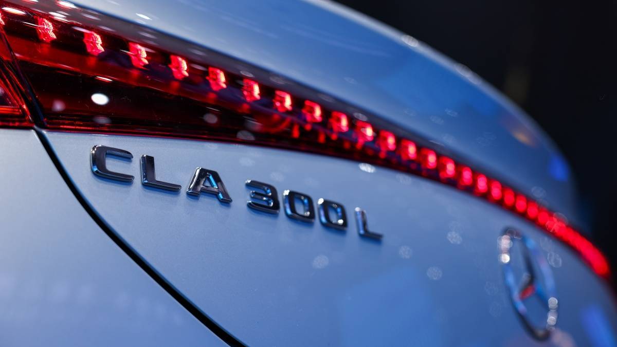 奔驰发布 MPV 概念车 VISION V,内饰科幻,前脸长了8 块腹肌