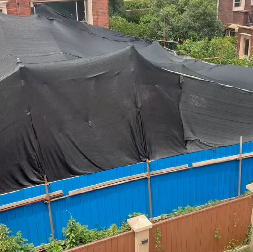 黑布罩住的施工现场。受访者供图