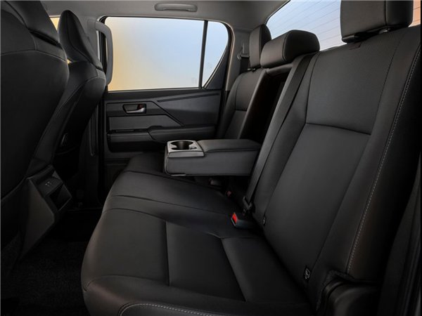 丰田“不死鸟”上新 全新海拉克斯皮卡发布：首次用上纯电