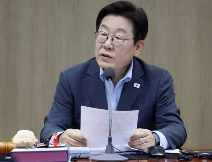 韩国总统李在明12日在国务会议上发言。图自韩媒