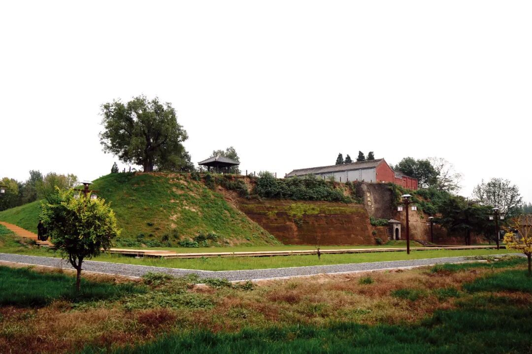 金凤台遗址 摄影/本刊记者 倪伟