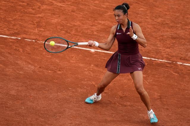 法网首日乱了:诞生3个6-0+4场冷门!3大种子一轮游 郑钦文获利好