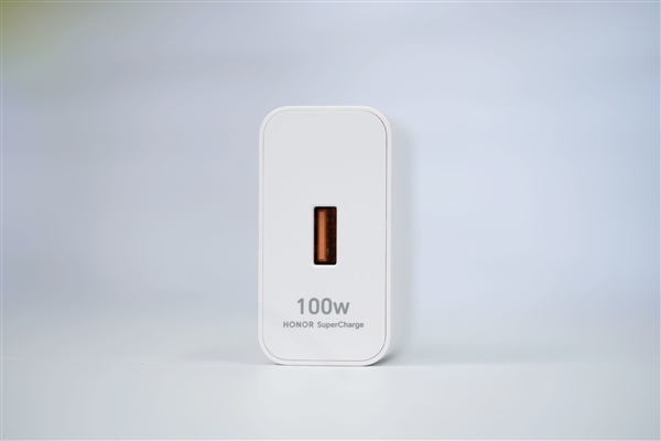 10000mAh巨无霸电池仅2599元起!荣耀WIN RT图赏