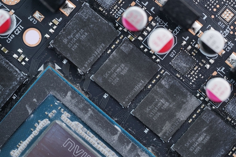 电竞叛客RTX 5070 Ti MAX显卡评测:300W性能释放畅玩4K 隐藏电源线设计海景房绝配