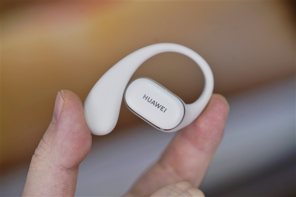 华为首款开放式耳挂耳机!FreeArc图赏