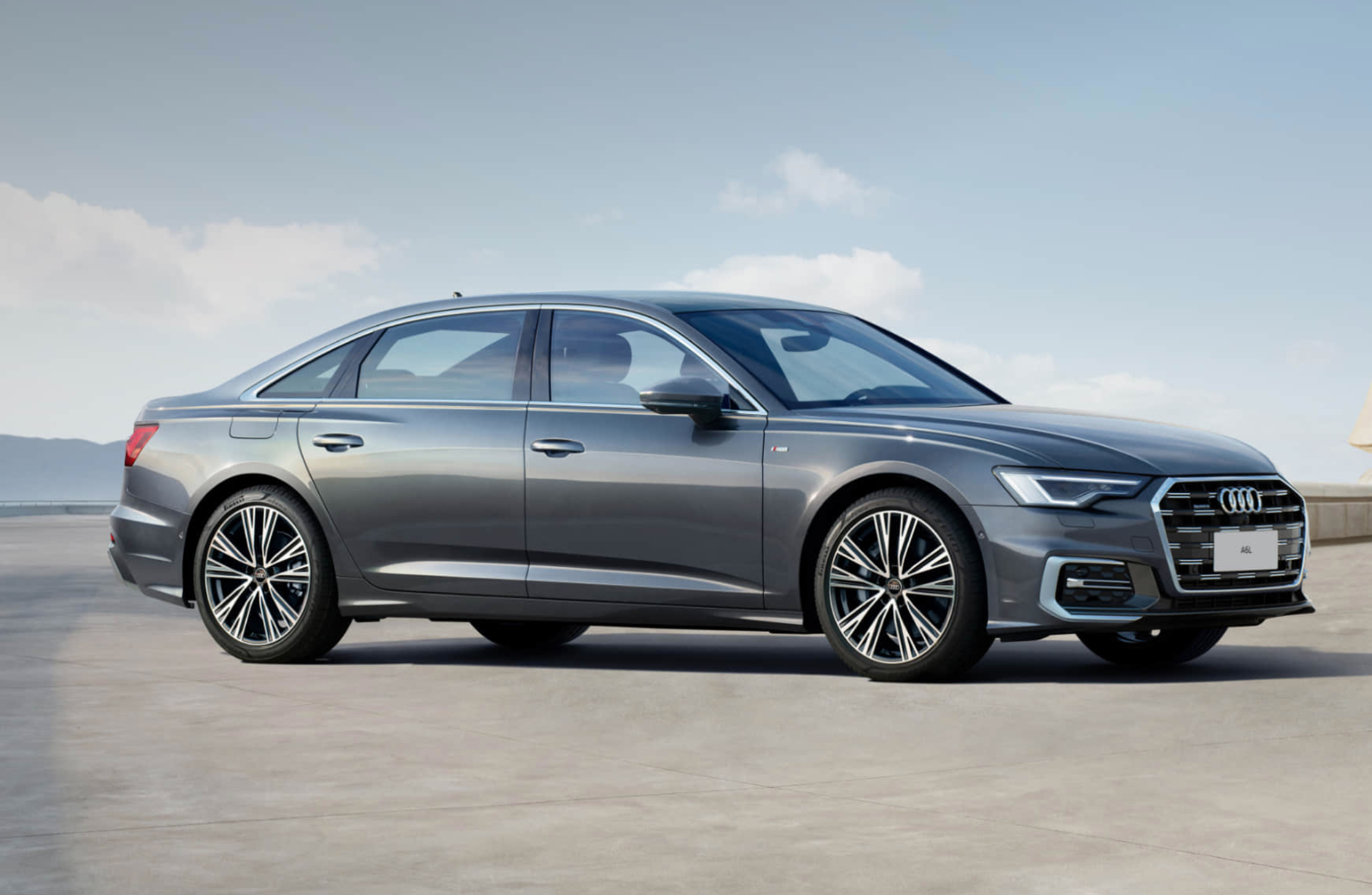 奥迪主动步入泥潭,这是一场破釜沉舟的翻身仗