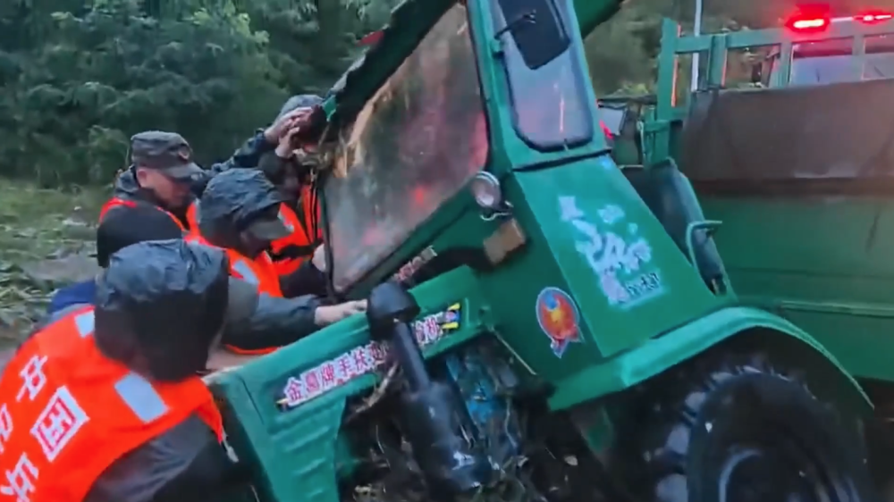 微视频｜闻“汛”而动 冲锋在前 党员干部扛起使命担当