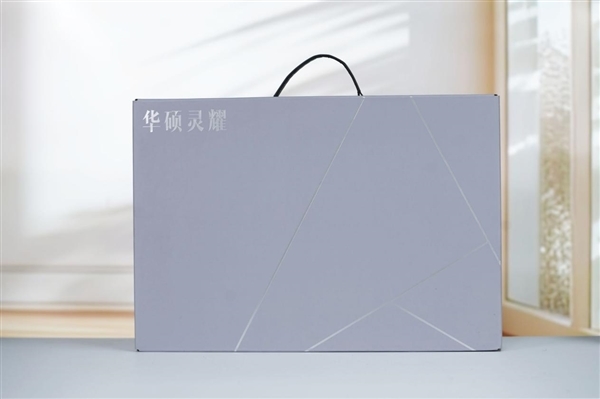 第二代酷睿Ultra 9 285H加持!华硕灵耀14 2025图赏