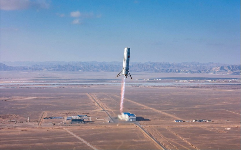 SpaceX蚱蜢试验箭(上)和蓝箭航天朱雀三号VTVL试验箭(下)。