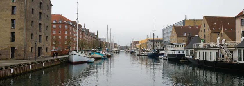 便携中画幅的极致影像 富士GFX100RF评测