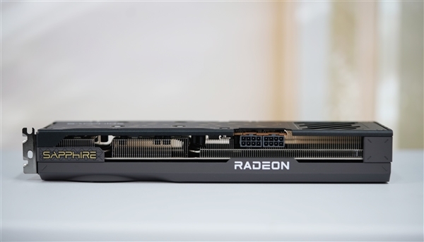 迎战RTX 5060!AMD RX 7650 GRE显卡图赏