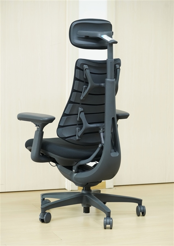 全球首款动态人体工学椅!清闲Libernovo图赏