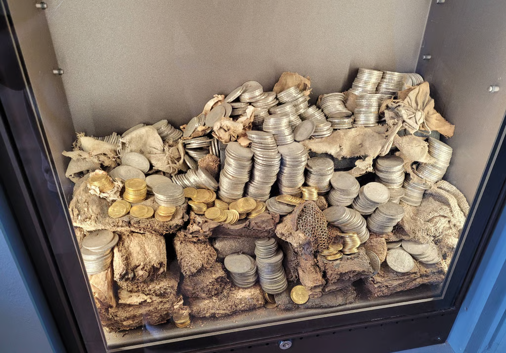 法国再现黄金大劫案,扮警察用炸药7分钟抢走1200万欧元财物