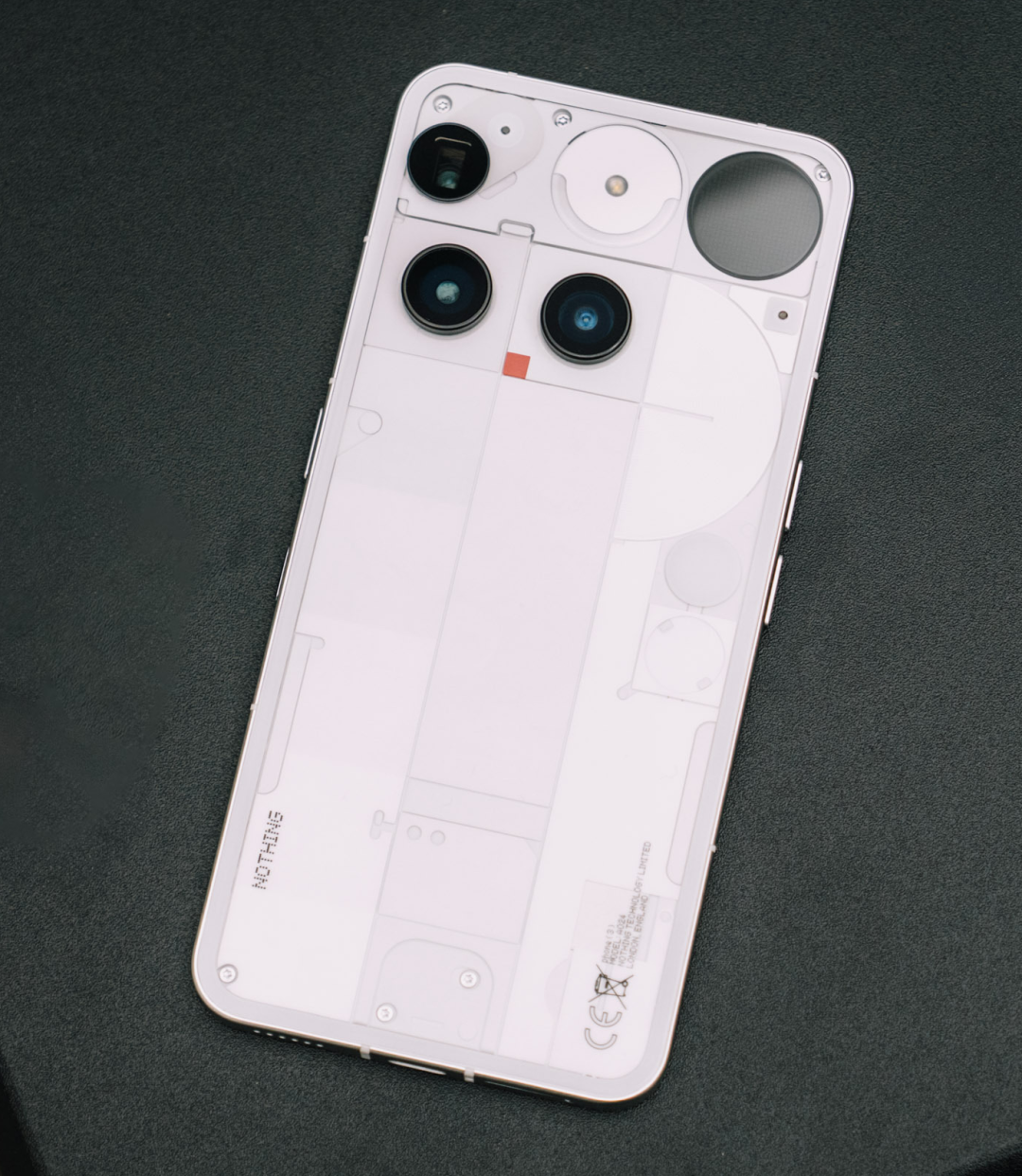 评测|注定小众的 Something:Nothing Phone (3) 为谁而生?