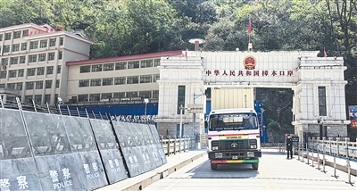 友谊之桥，双向奔赴（边城见闻）