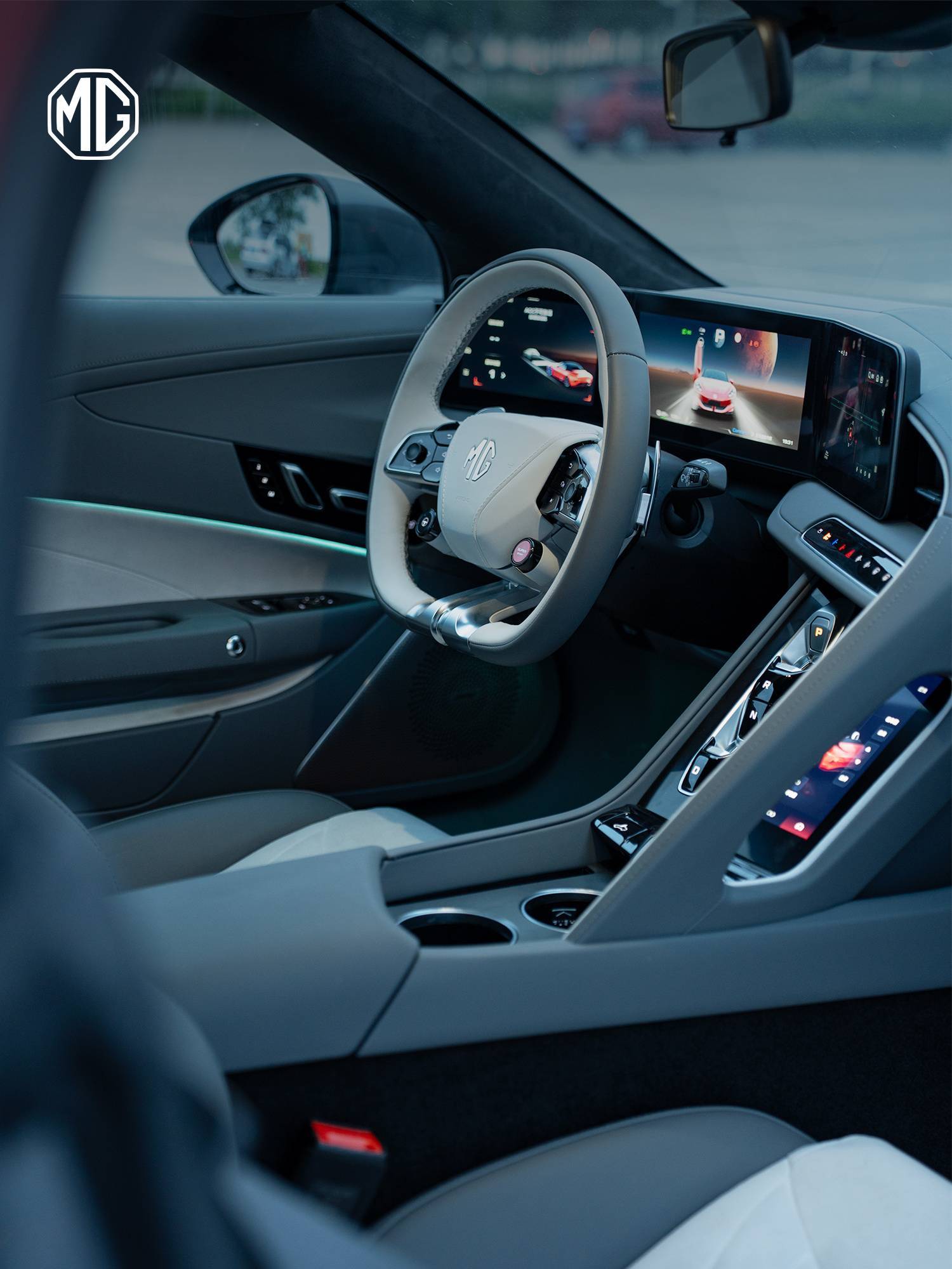 上汽名爵一口气发了三辆车,其中一辆会让 OPPO 帮着卖