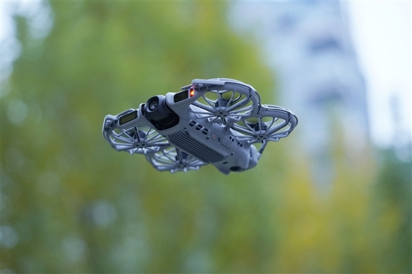 会飞的跟拍摄影师！大疆DJI Neo 2图赏