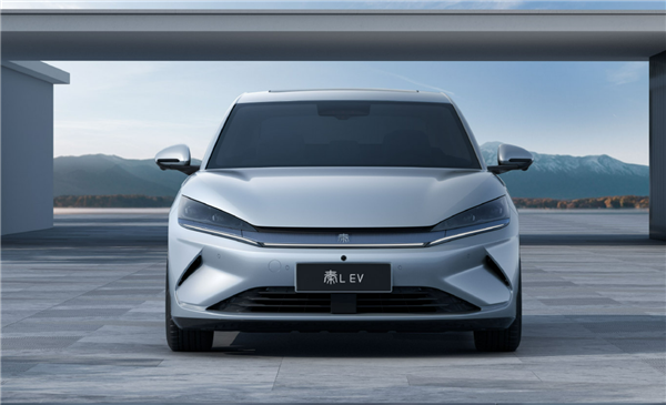 天神之眼C上车 全新比亚迪秦L EV官图发布:颜值不输大哥汉EV