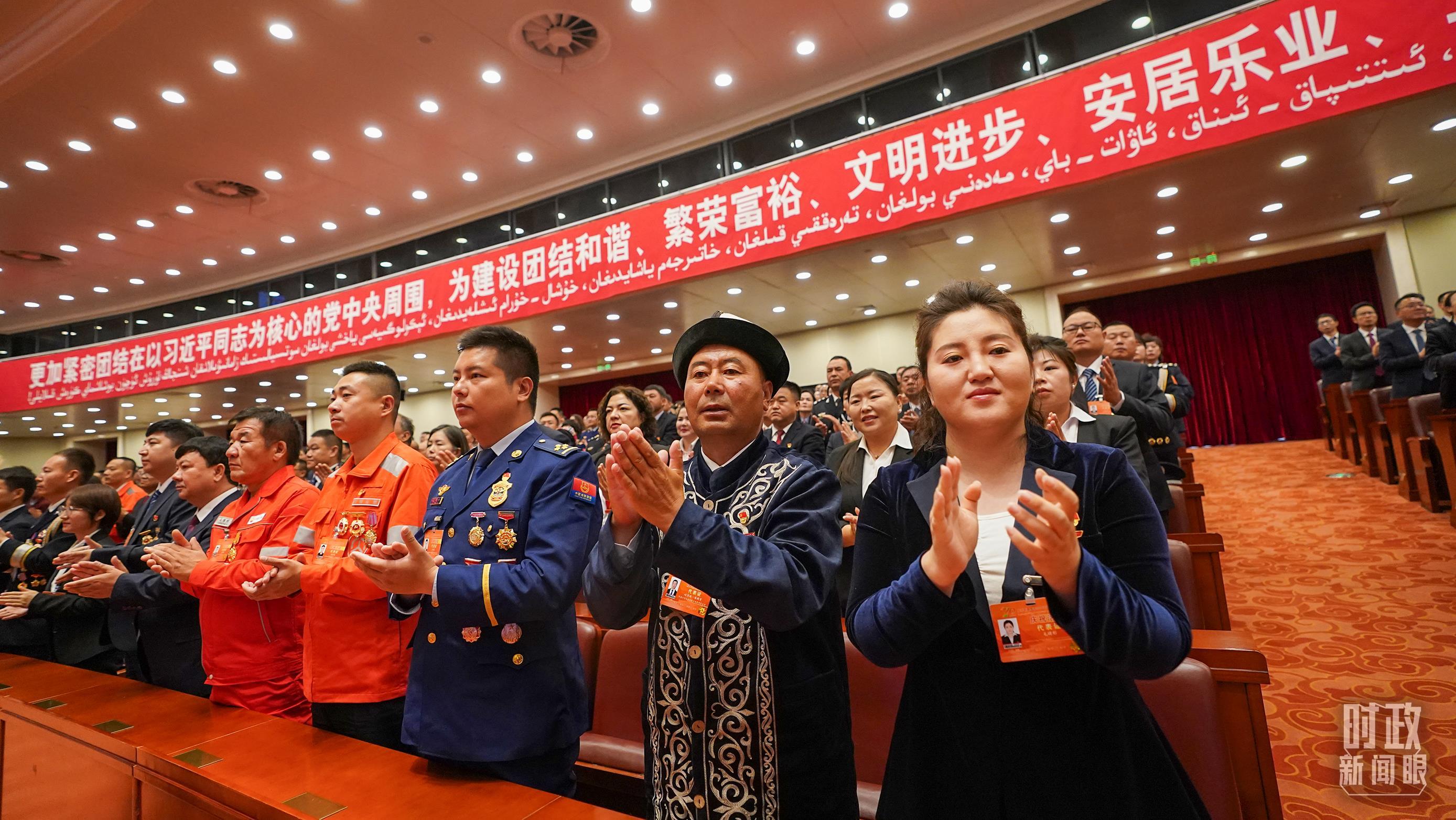 △出席庆祝大会的各界代表。(总台记者李晋拍摄)