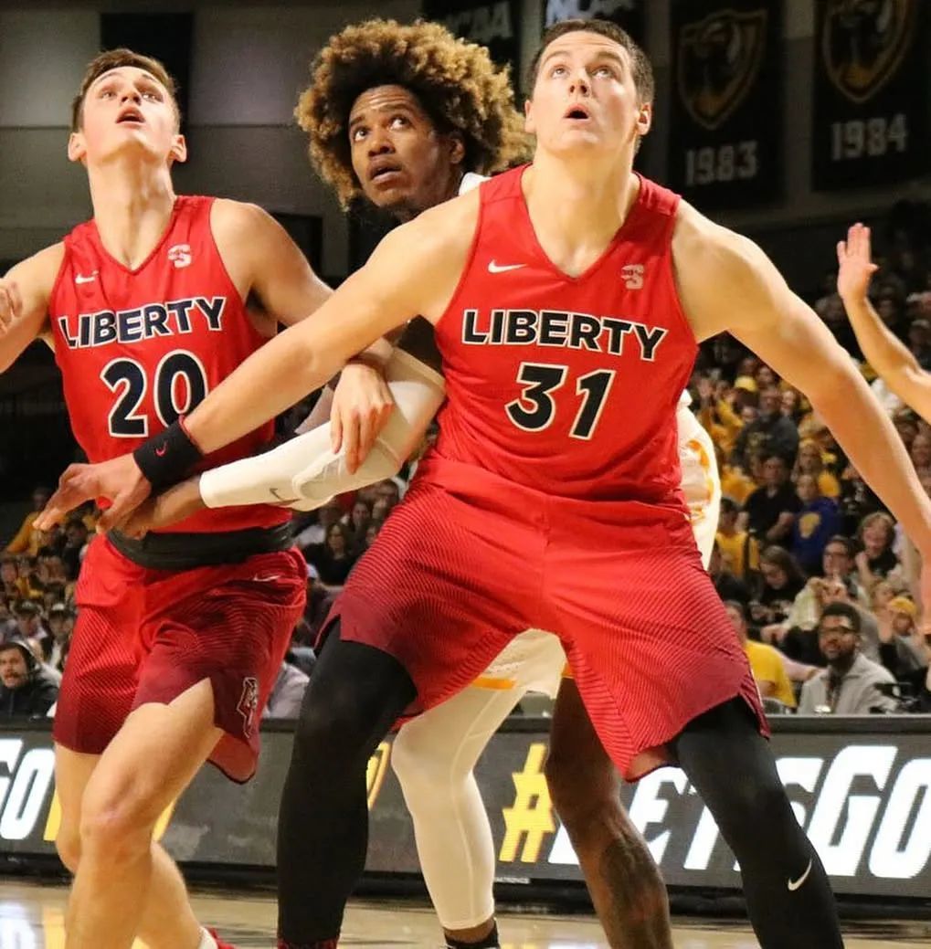 新归化启动!中国男篮也有自己的詹姆斯,这球风太残暴了,不输字母哥