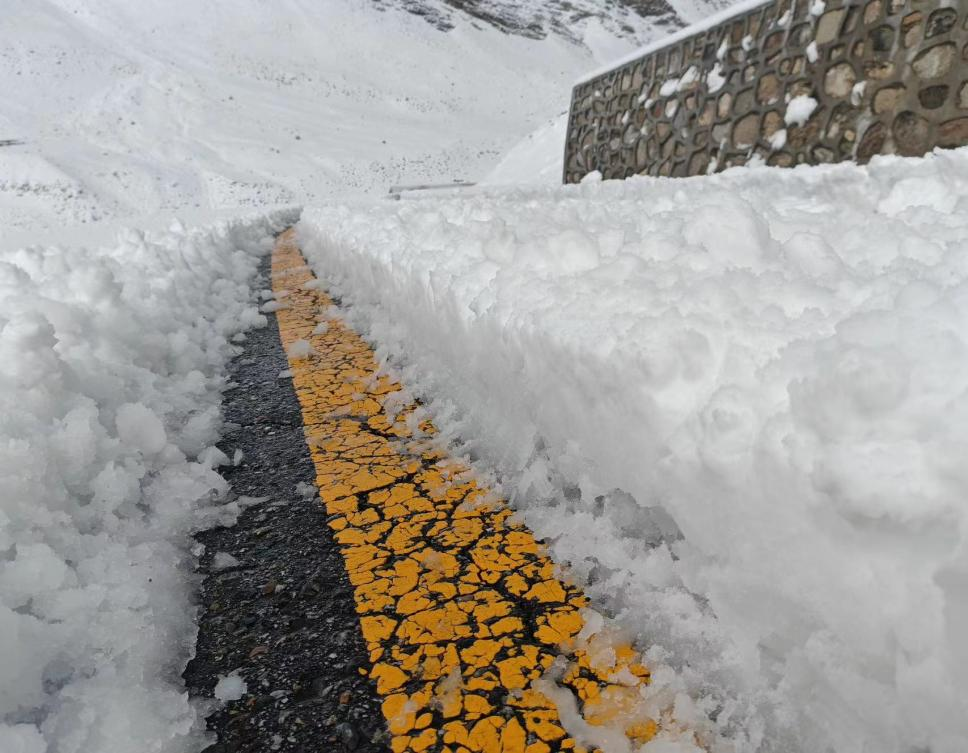 积雪很厚 益西供图