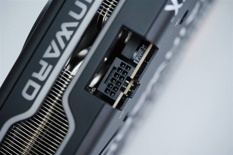 耕升RTX 5070 Ti炫光·超OC显卡评测:外形紧凑 性能不打折