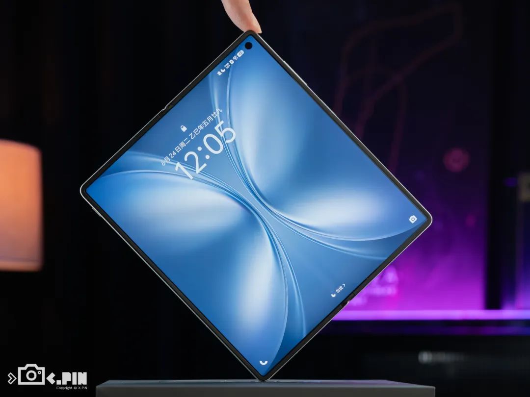 vivo刚出的这台折叠屏,我愿称它为“苹果最佳搭子”