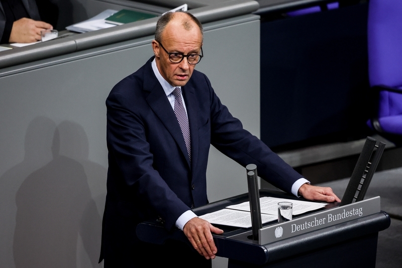 当地时间2025年10月16日,德国总理默茨在联邦议院发表讲话。 东方IC