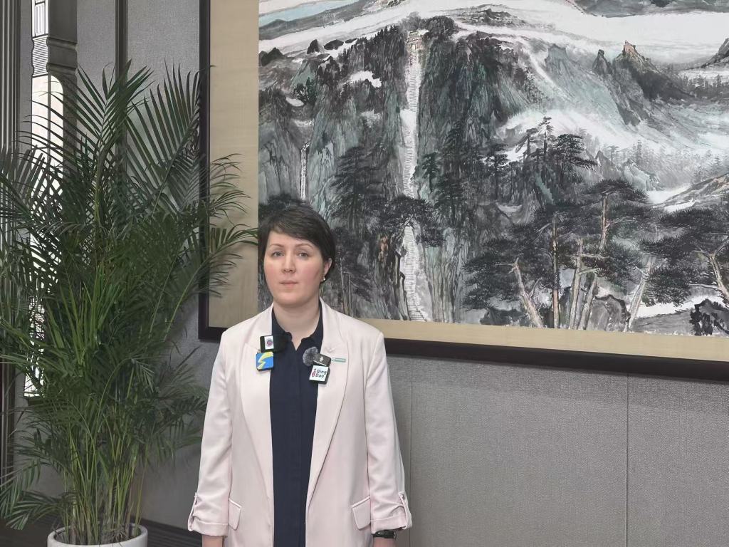 哈萨克斯坦“阿玛纳特”党社会政策研究所所长马季娜·努尔加利耶娃 (澎湃新闻记者 张成杰 图)