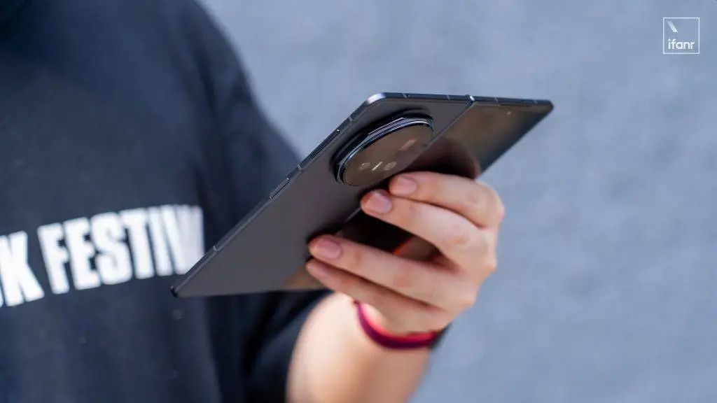 荣耀 Magic V5 评测:堆料能解决问题,但堆料解决不了所有问题